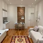 Caruggio 44 *