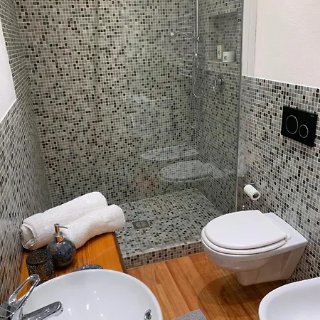 Caruggio 44 * 基亚瓦里